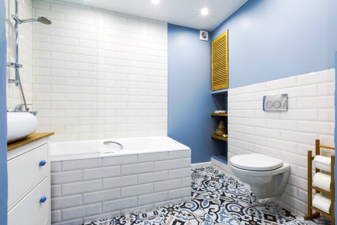 Cochon dans la salle de bain