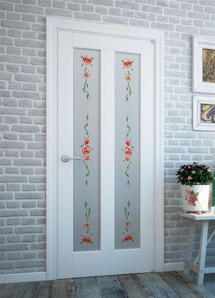 Portes claires avec motifs à l'intérieur