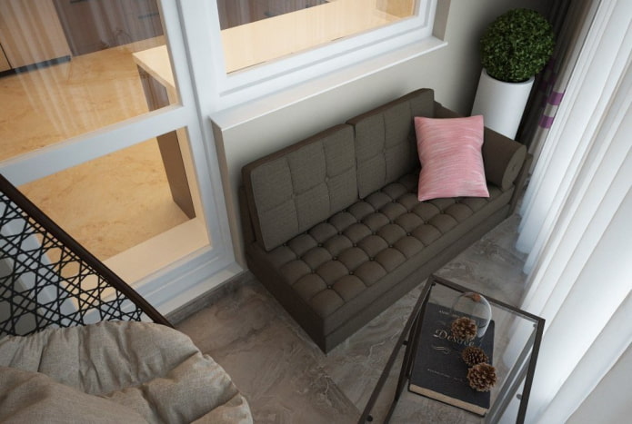 ottoman à l'intérieur du balcon