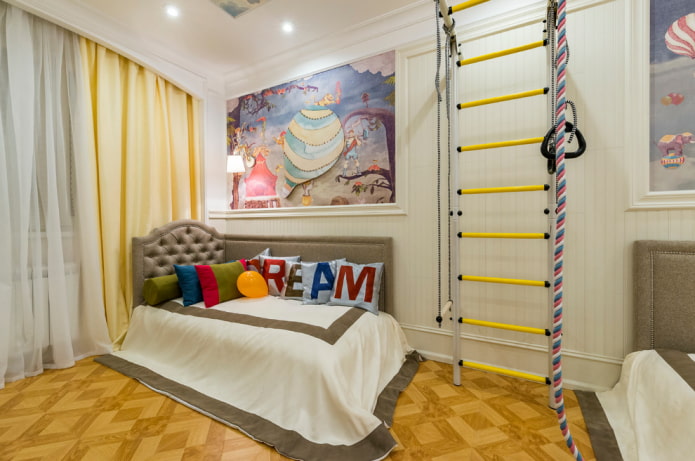 ottoman à l'intérieur de la chambre d'enfant