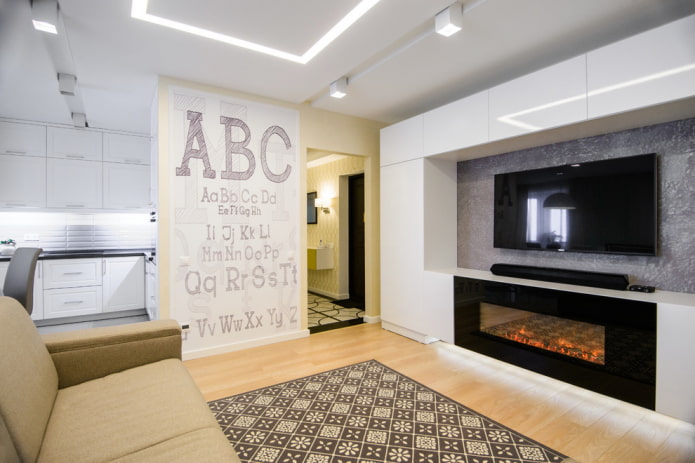 cheminée sous le téléviseur à l'intérieur