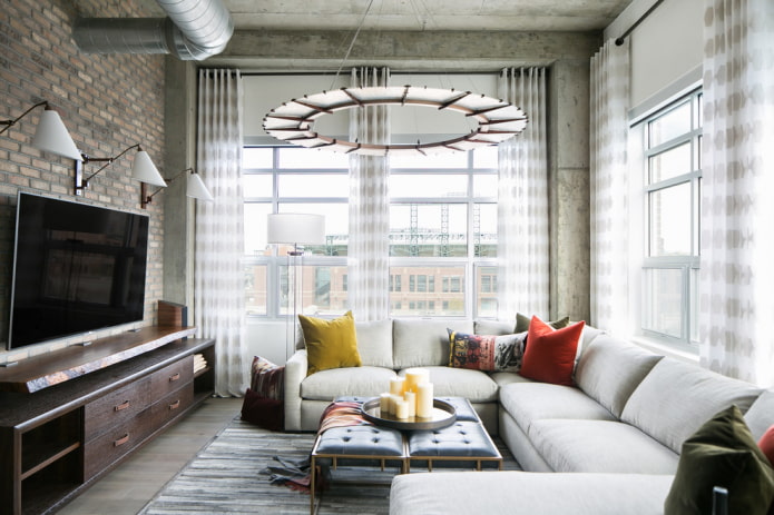 TV dans l'intérieur du salon de style loft
