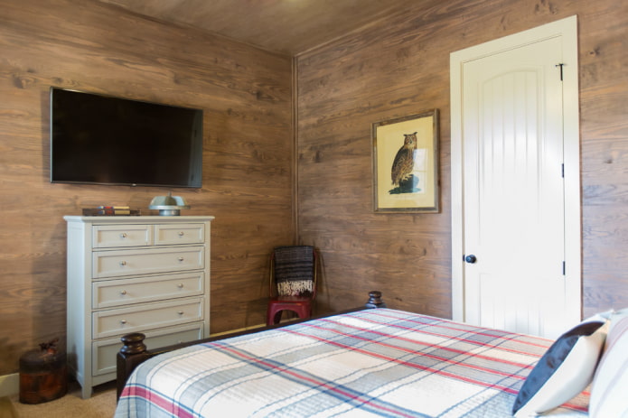 Téléviseur dans une petite chambre