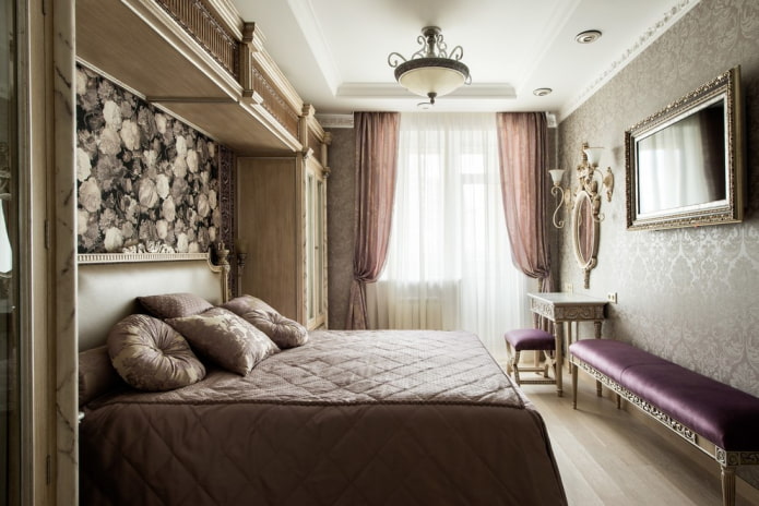Téléviseur dans une chambre de style classique