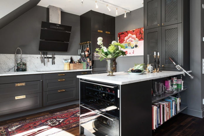 Cuisine cosy aux tons sombres