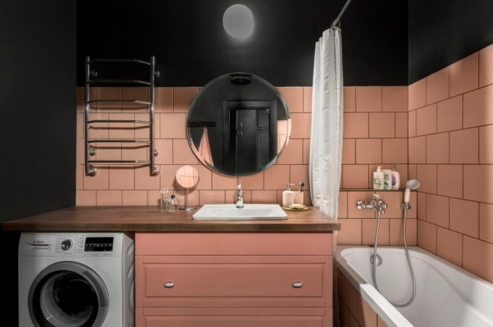 carrelage pêche dans une salle de bain sombre