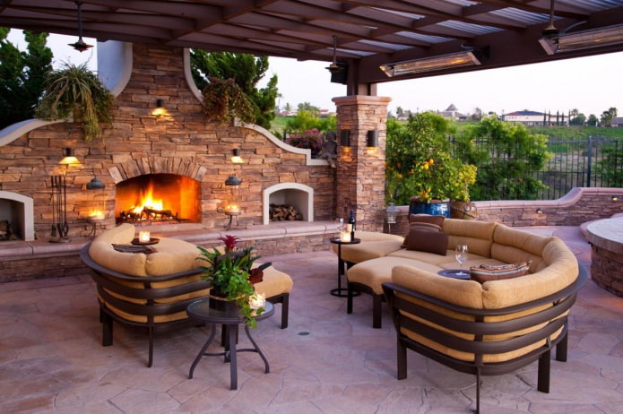 belle terrasse avec barbecue