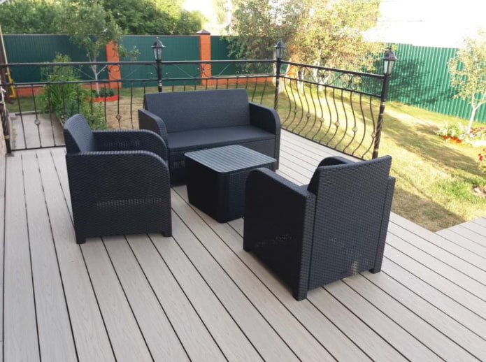 Sol clair sur la terrasse