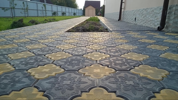 dalles de trottoir en forme de trèfle