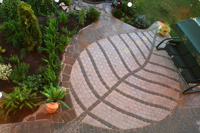patterned sidewalk tiles