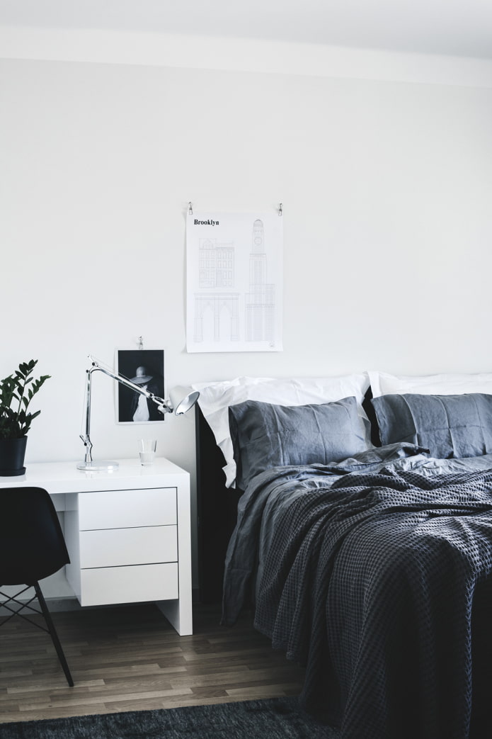 linge de lit foncé à l'intérieur