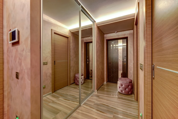 Design de couloir aux tons clairs