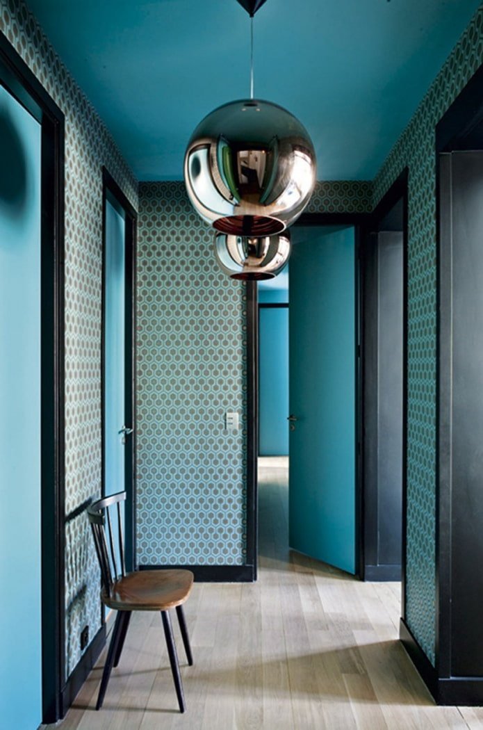 Design de couloir dans les tons turquoise