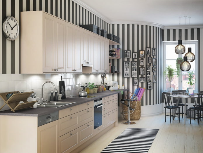 murs noirs et blancs dans l'intérieur de la cuisine