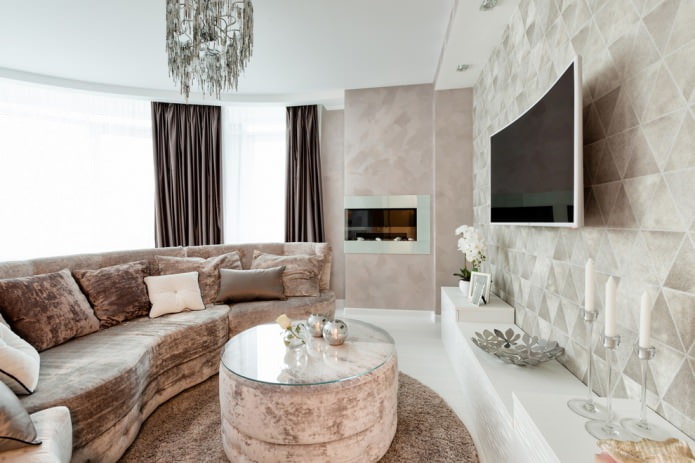 rideaux foncés dans un salon beige