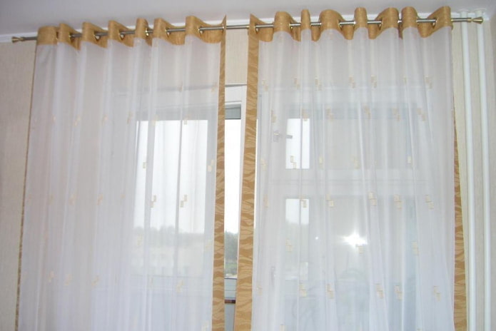 rideaux à œillets avec bordure