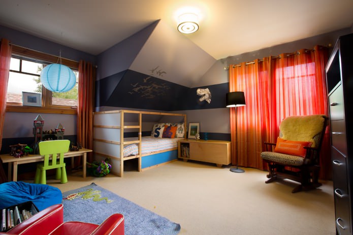 Rideaux à œillets dans une chambre d'enfant