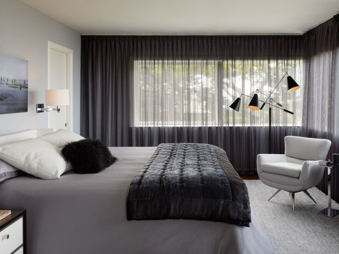 rideaux en voile dans la chambre