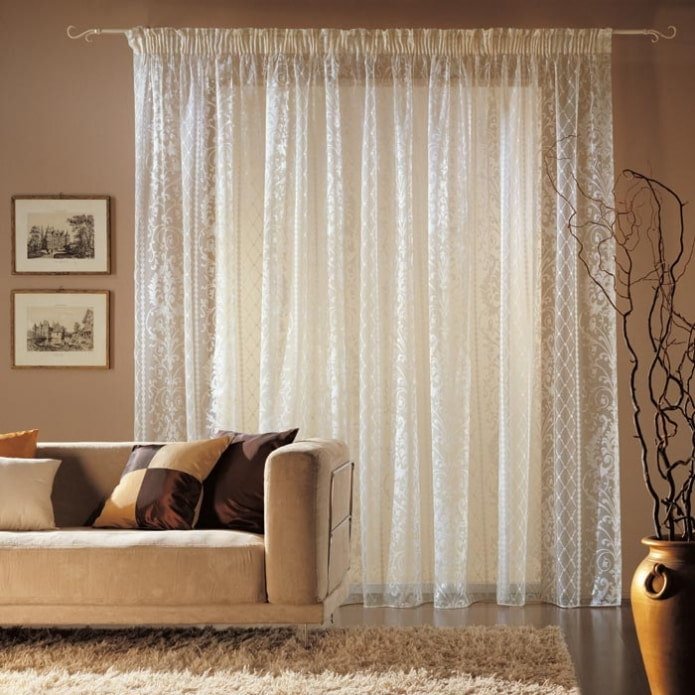 tulle avec broderie