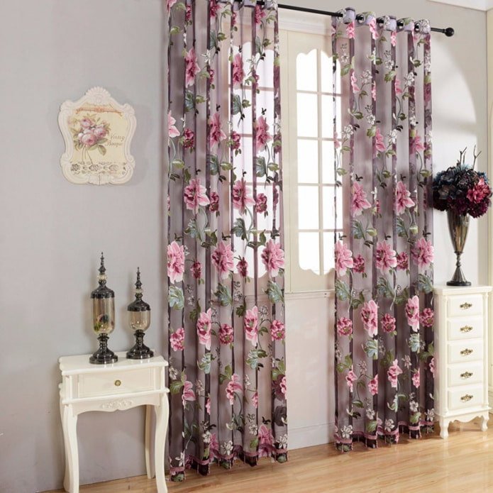 tulle à imprimé floral