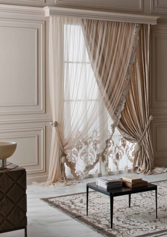 tulle avec une pince