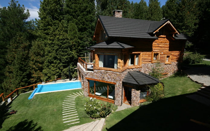 maison en bois avec piscine en plaine