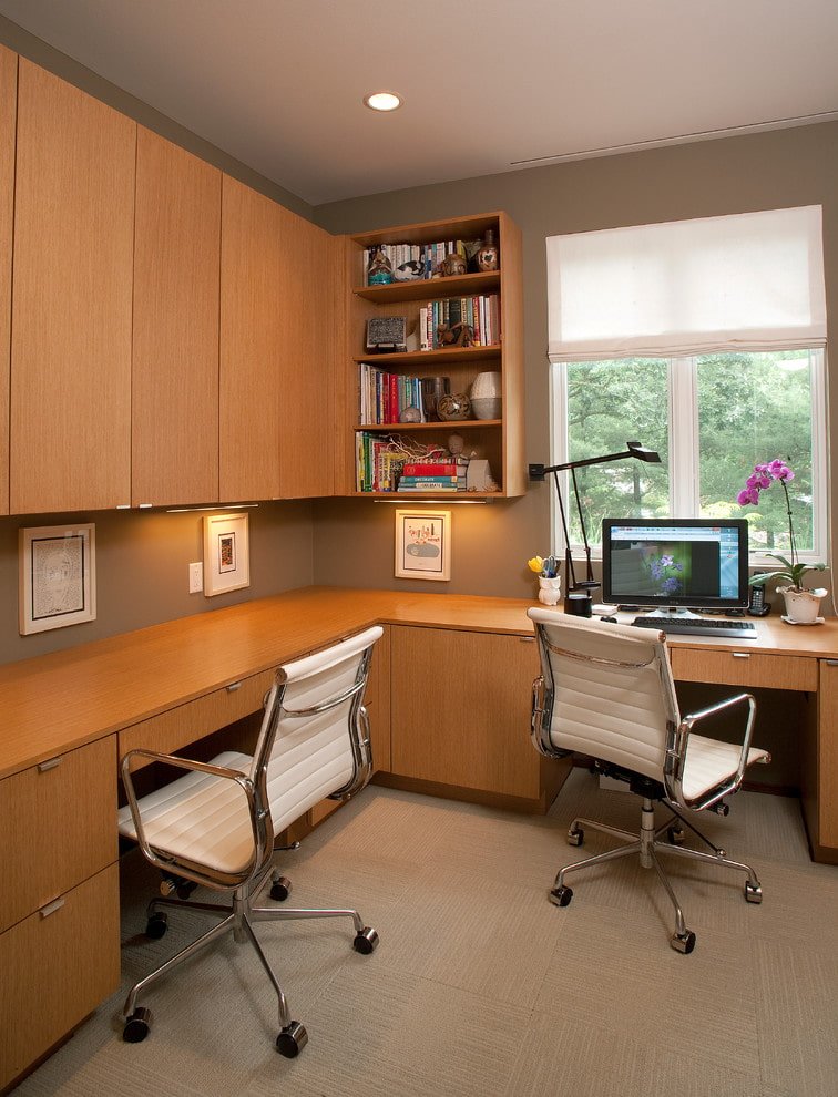 bureau d'angle avec armoires