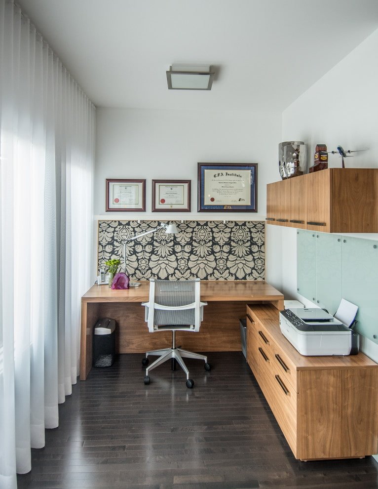 bureau d'angle avec armoires 