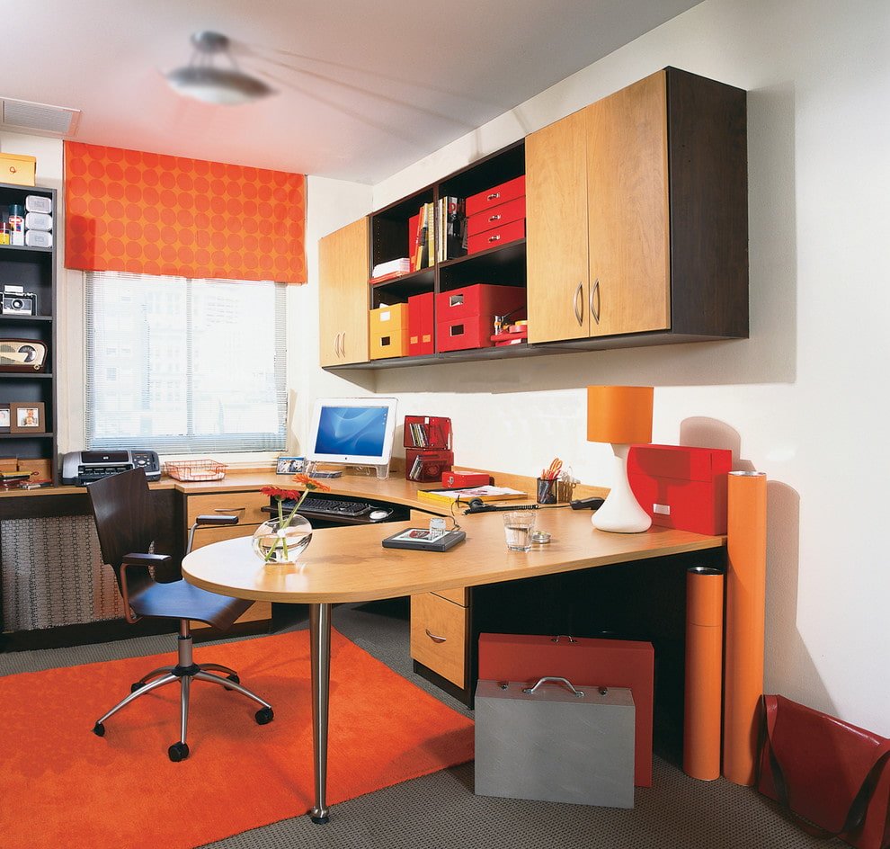 Table semi-circulaire en angle