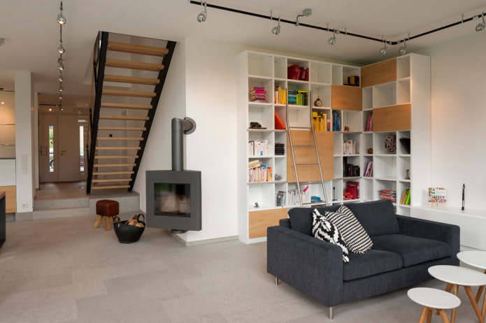 Bibliothèque d'angle dans un salon