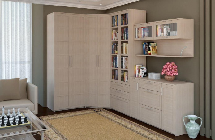 Armoire d'angle beige dans l'entrée