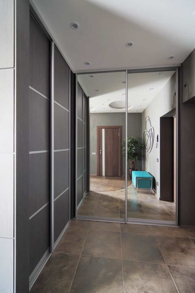 Armoire à miroir intégrée