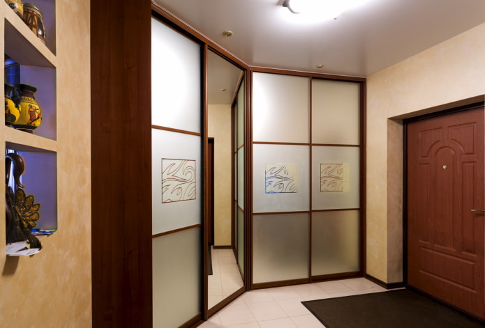 Portes avec ornement