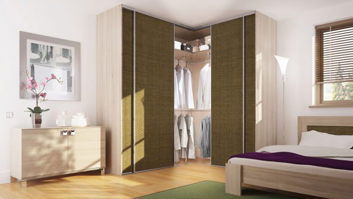 portes coulissantes pour une armoire d'angle dans la chambre