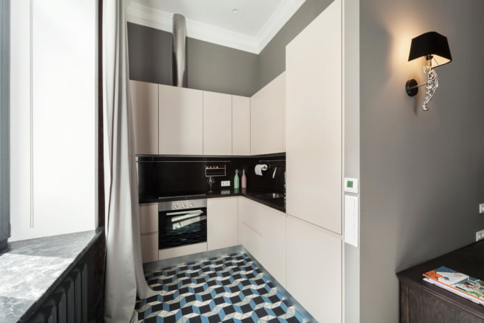 Ensemble d'angle à l'intérieur d'une petite cuisine