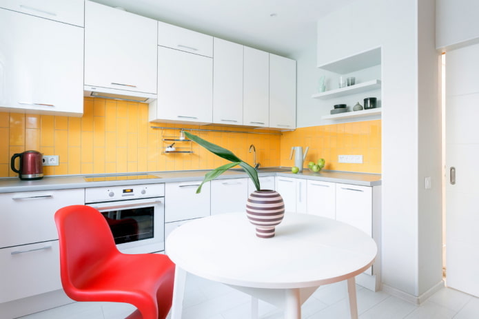 coin repas dans la cuisine en angle