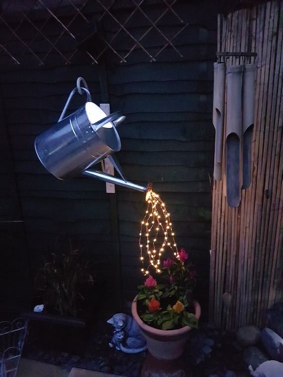 Arrosoir au lieu d'une théière