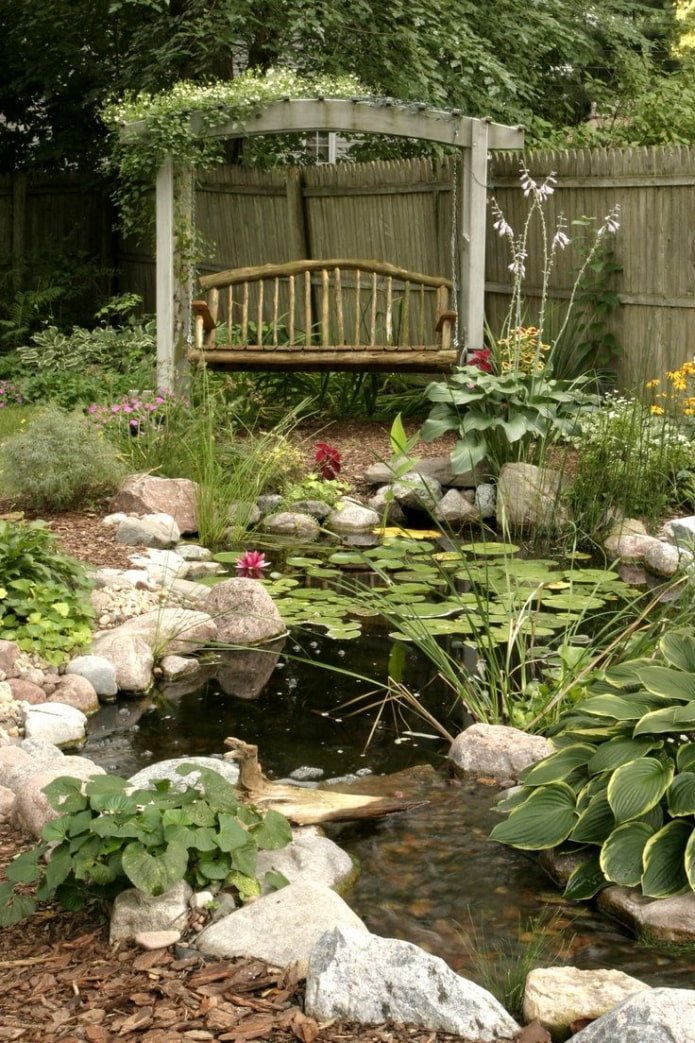 Jardin cosy avec bassin