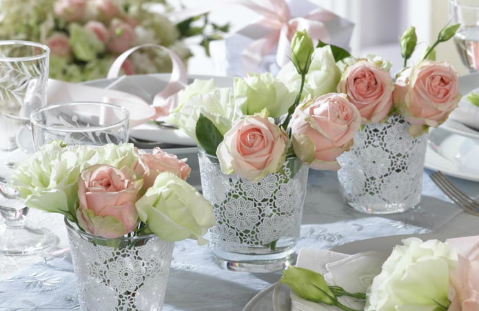Fleurs sur la table