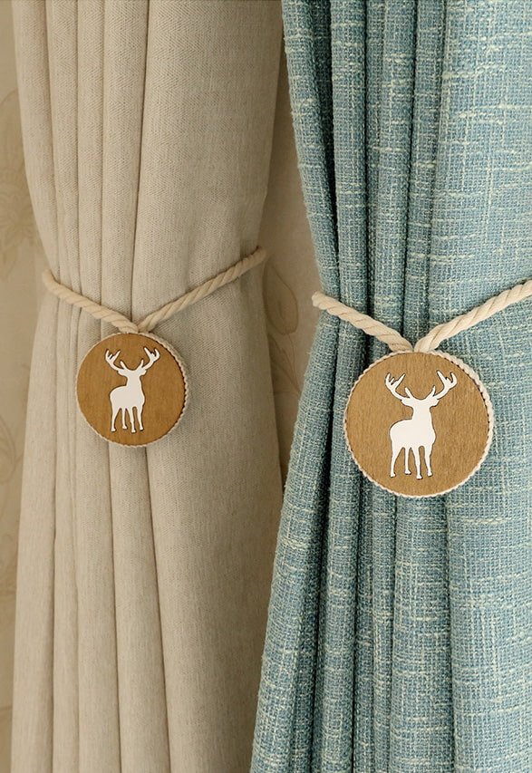 Embrasses concises avec un cerf