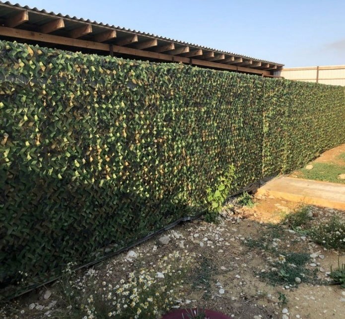 filet de camouflage sur maillon de chaîne Clôture