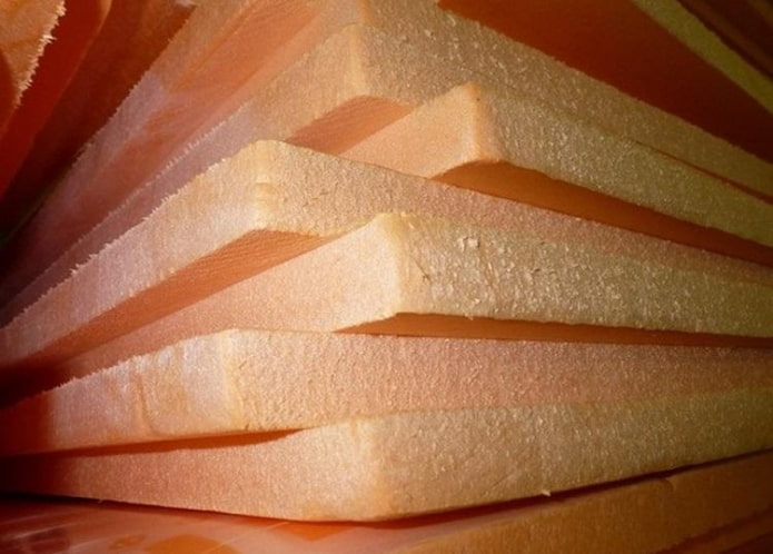 Plusieurs panneaux de mousse de polystyrène