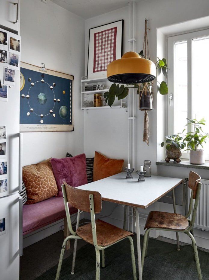 Décoration au-dessus de la table