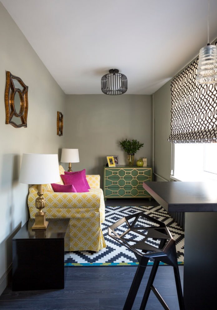 Mobilier clair dans le hall