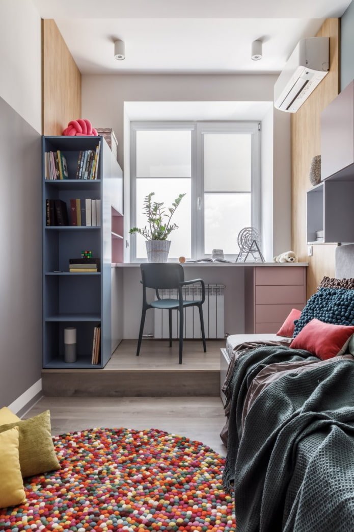 podium dans la chambre d'enfant