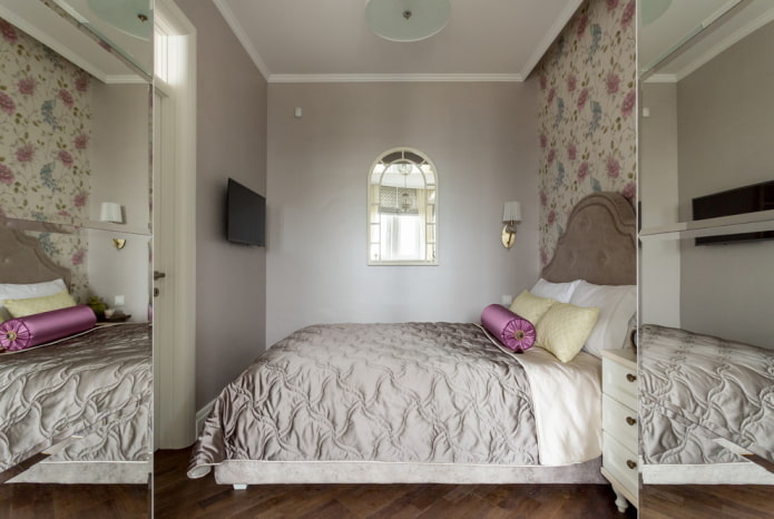 Chambre de style classique dans un immeuble Khrouchtchev