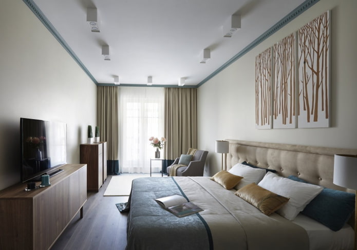 Décoration de plafond dans une chambre étroite