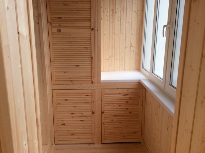 Armoire à clins pour balcon