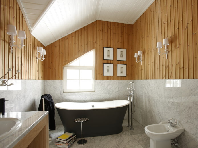 Marbre et bois dans la salle de bains