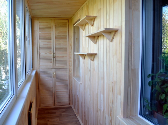 finition de balcon avec clins